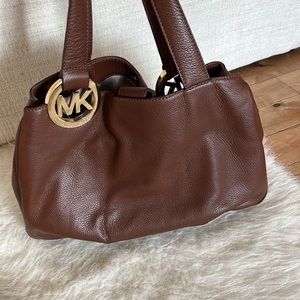 ✨Michael Kors ✨MK shoulder purse